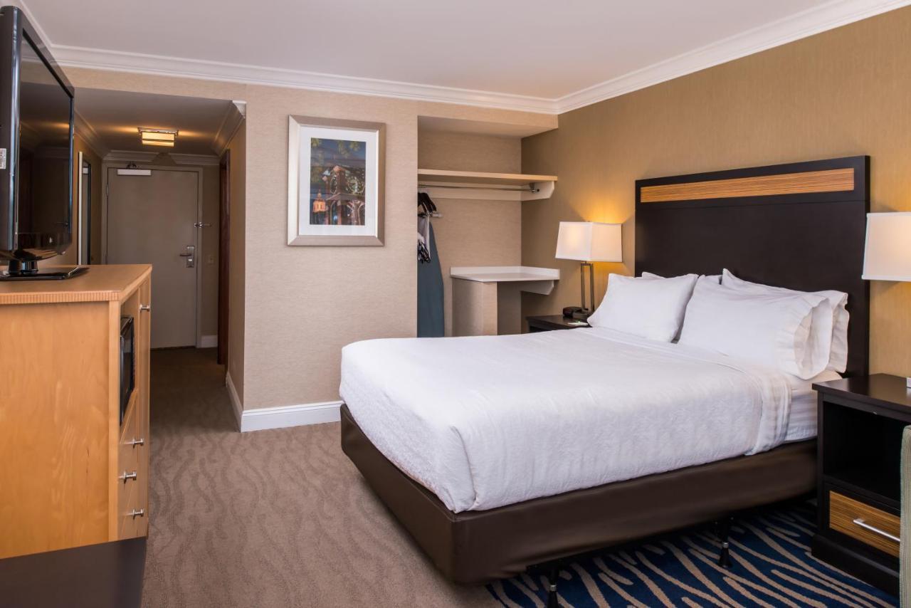 Holiday Inn Concord Downtown, An Ihg Hotel Buitenkant foto