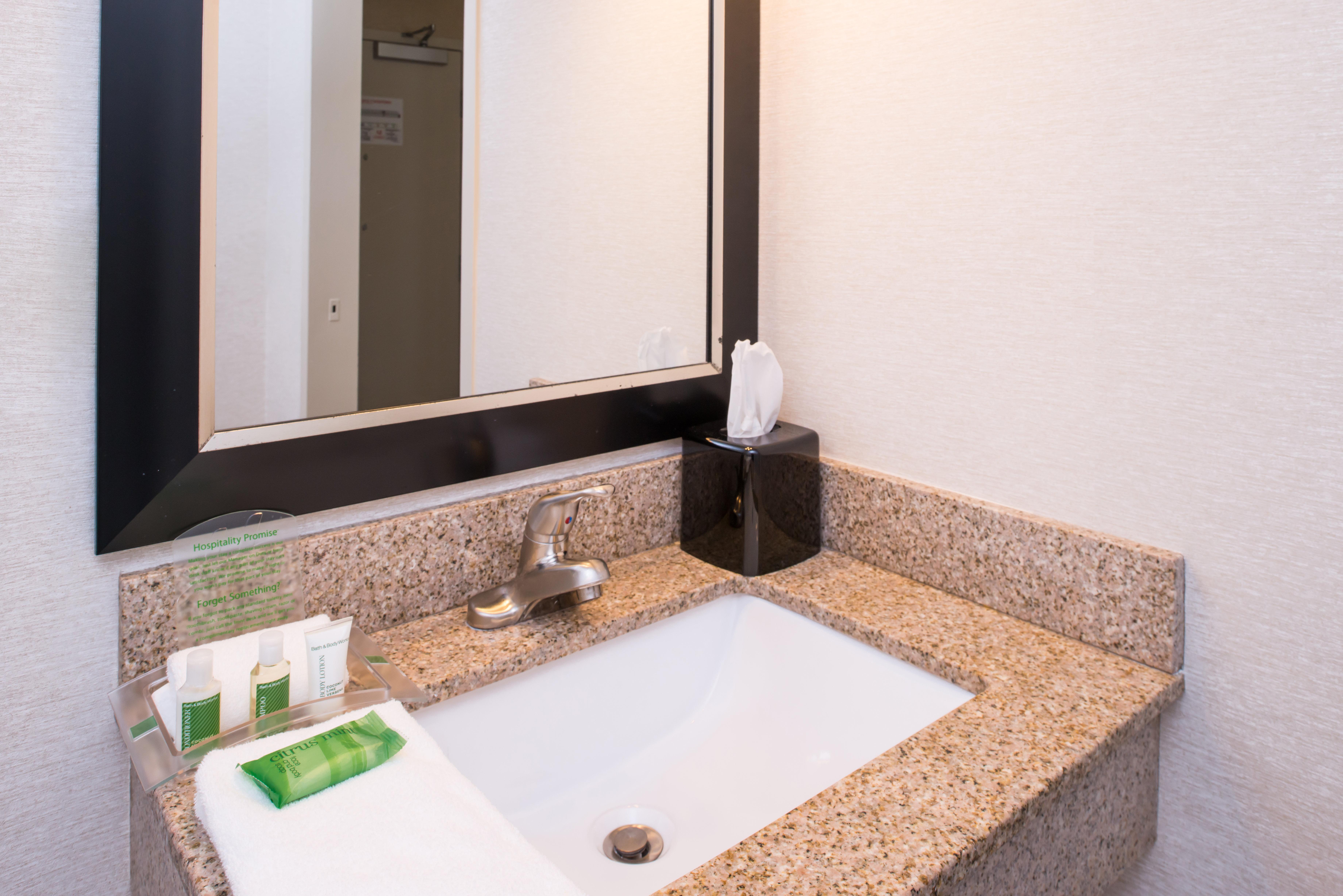 Holiday Inn Concord Downtown, An Ihg Hotel Buitenkant foto