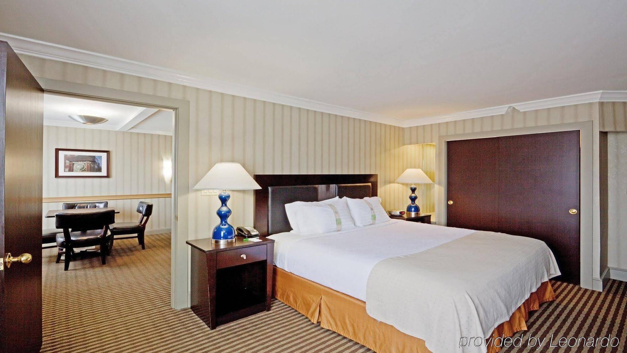 Holiday Inn Concord Downtown, An Ihg Hotel Buitenkant foto